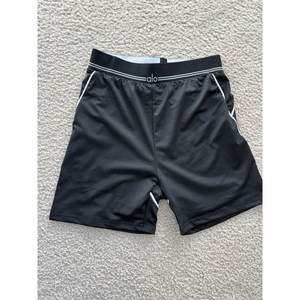 Alo Yoga Airbrush Heart Workout Shorts Womens Small